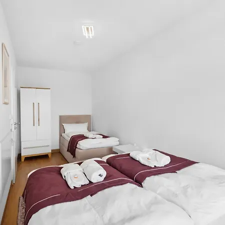 Flexi - Balkon , Seeblick, Pool & Speed Wlan *