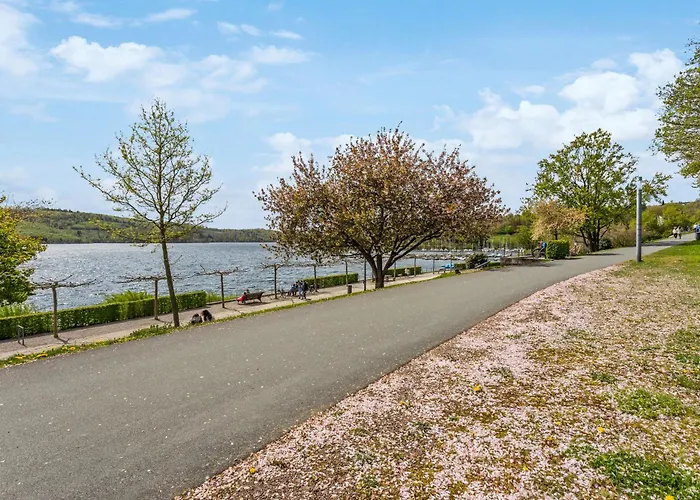 Flexi - Balkon , Seeblick, Pool & Speed Wlan *